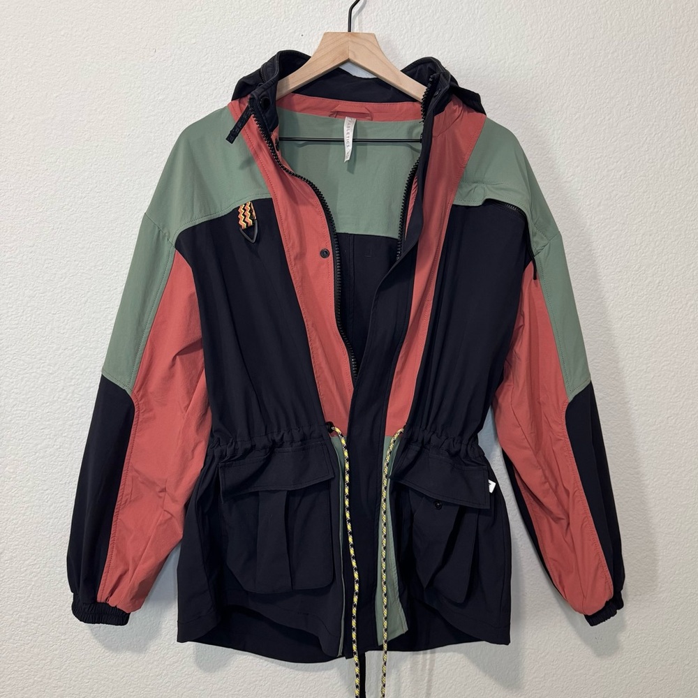 Fabletics Cargo Heights Jacket Limited Edition Size Medium